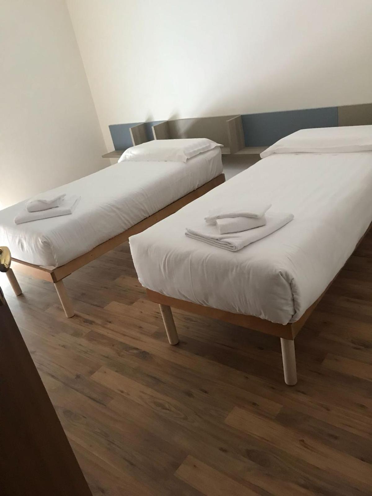 Hll Hotel Lungolago Lecco-Como Lake Quarto foto